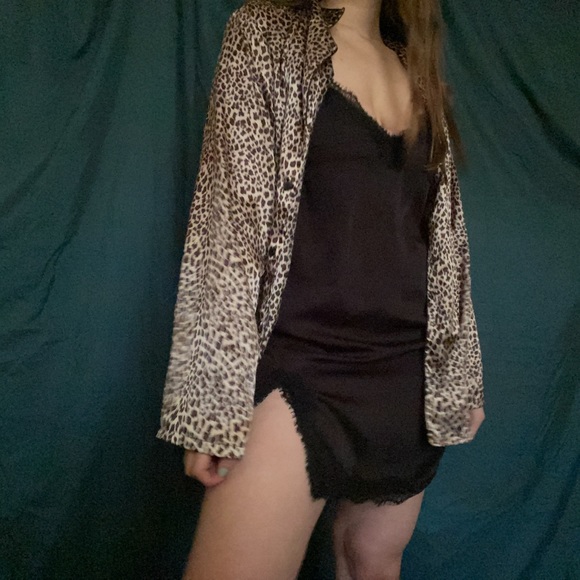 Victoria's Secret cheetah print top - Picture 2 of 4